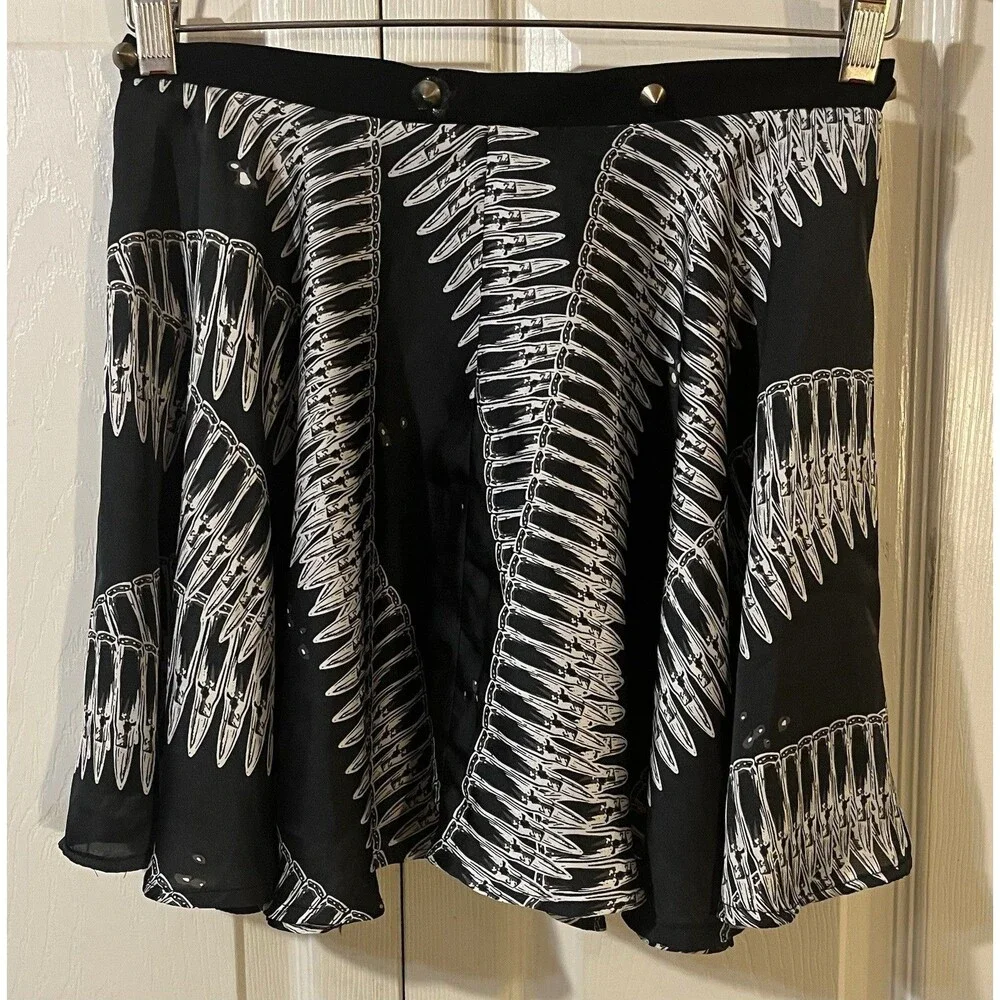 Chandelier Women’s Black/White Lined Mini Skirt Grommet Studs On Waist Size M